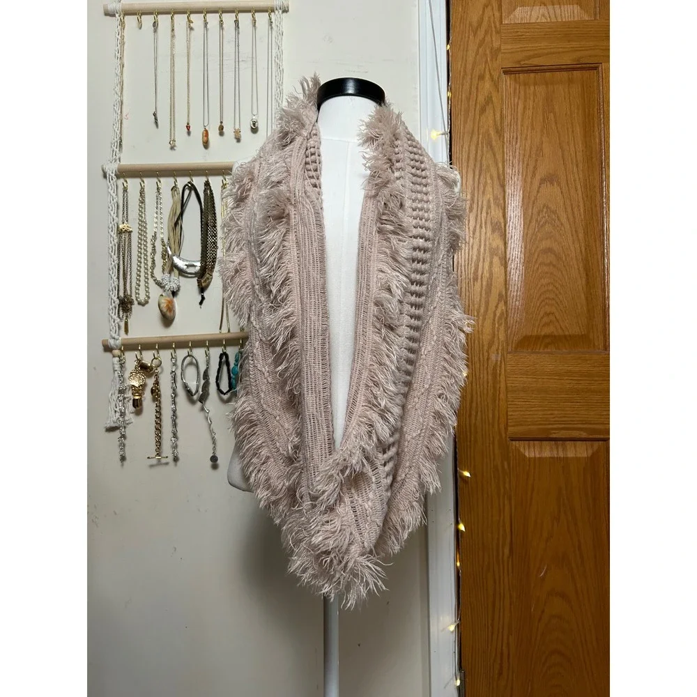 Cream Crochet Infinity Scarf Eyelash Fringe Shaggy Knit Loop Boho‎ Cozy Layering